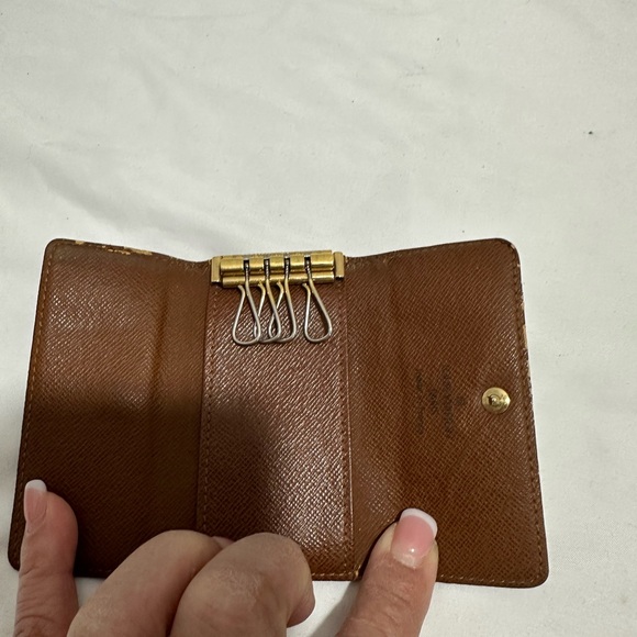 Louis Vuitton Monogram Key Cles Circa 1986. EUC - Picture 12 of 16
